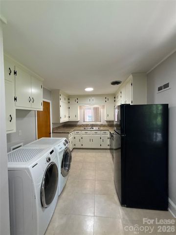 932 Hickory Nut Street, Charlotte, NC 28205