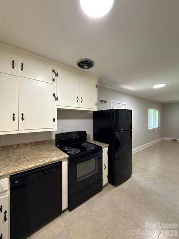 932 Hickory Nut Street, Charlotte, NC 28205