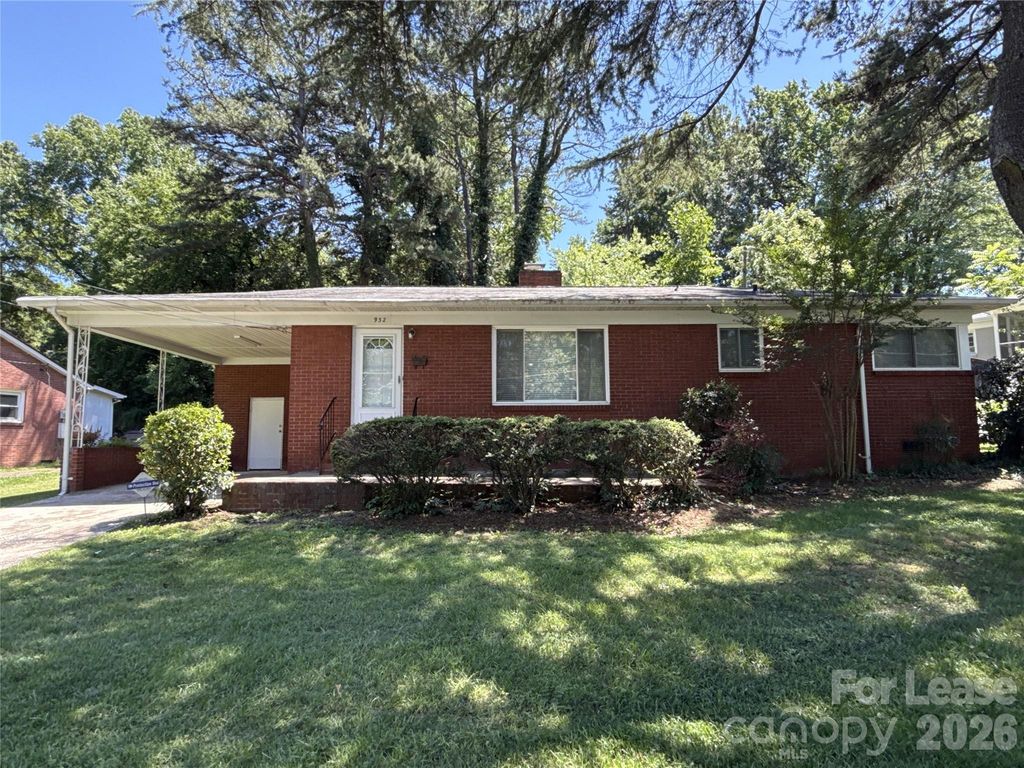 932 Hickory Nut Street, Charlotte, NC 28205