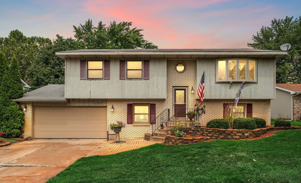 6960 W 86th Place, Crown Point, IN 46307