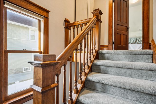 1715 7th Avenue, Belle Plaine, IA 52208