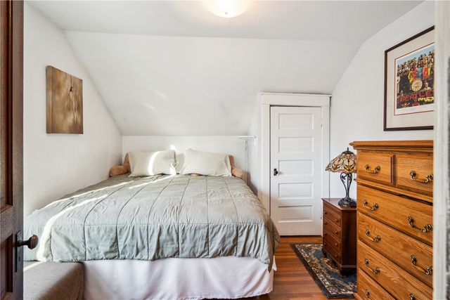 1715 7th Avenue, Belle Plaine, IA 52208