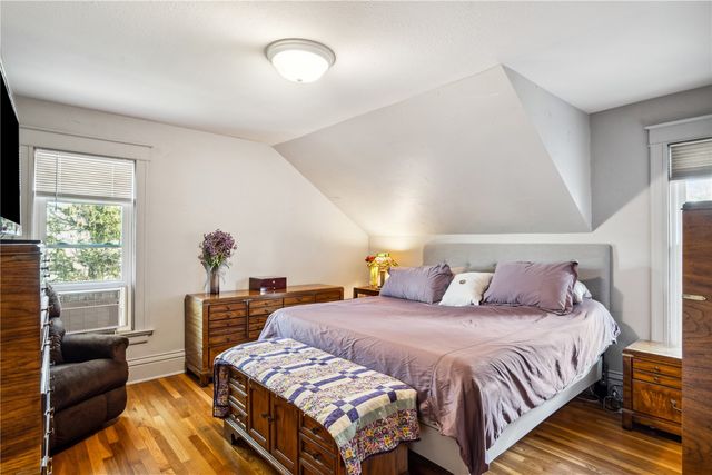 1715 7th Avenue, Belle Plaine, IA 52208
