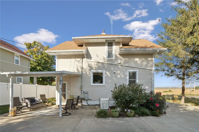 1715 7th Avenue, Belle Plaine, IA 52208