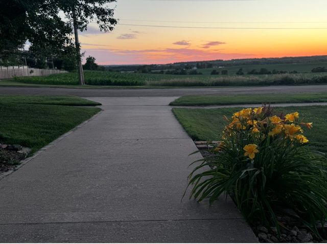 1715 7th Avenue, Belle Plaine, IA 52208