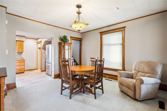 1715 7th Avenue, Belle Plaine, IA 52208