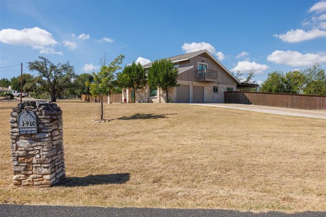 1910 Walsh DR, Round Rock, TX 78681