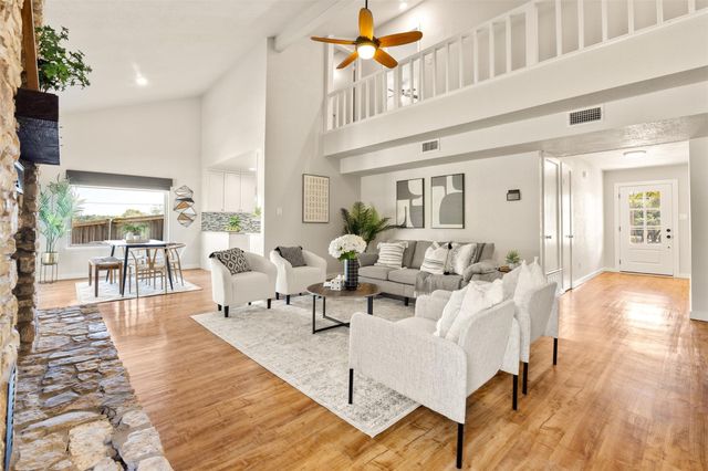 1910 Walsh DR, Round Rock, TX 78681