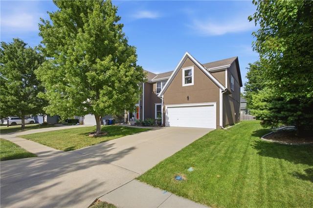 16289 S Lennox Street, Olathe, KS 66062