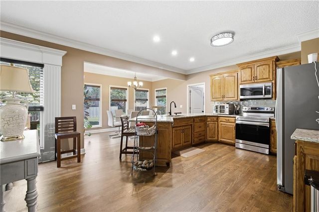 16289 S Lennox Street, Olathe, KS 66062