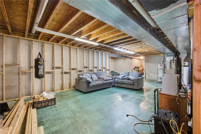 16289 S Lennox Street, Olathe, KS 66062