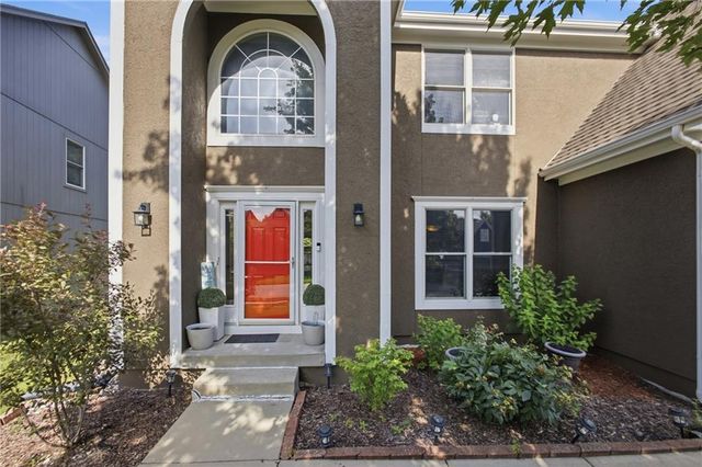16289 S Lennox Street, Olathe, KS 66062