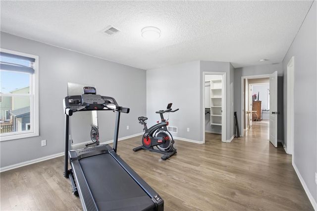 16289 S Lennox Street, Olathe, KS 66062
