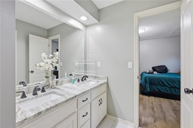 16289 S Lennox Street, Olathe, KS 66062