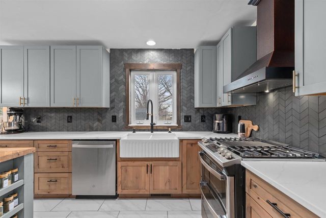 200 FOX FIRE DRIVE, Oshkosh, WI 54904