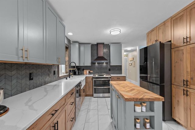 200 FOX FIRE DRIVE, Oshkosh, WI 54904