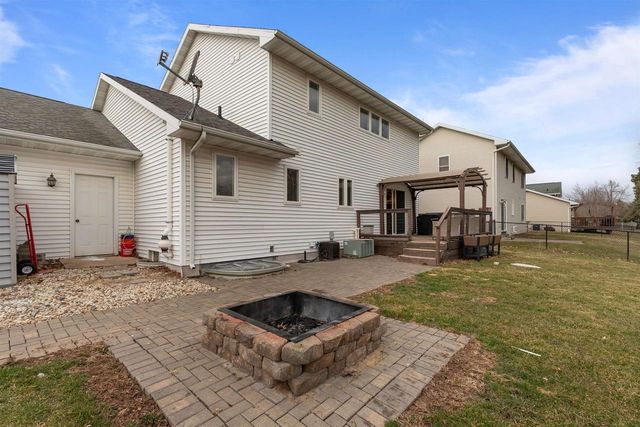 200 FOX FIRE DRIVE, Oshkosh, WI 54904