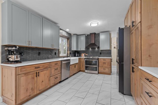 200 FOX FIRE DRIVE, Oshkosh, WI 54904