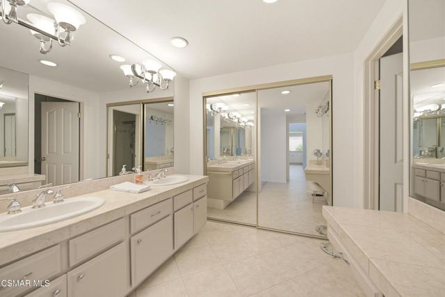 2379 Leeward Circle, Westlake Village, CA 91361