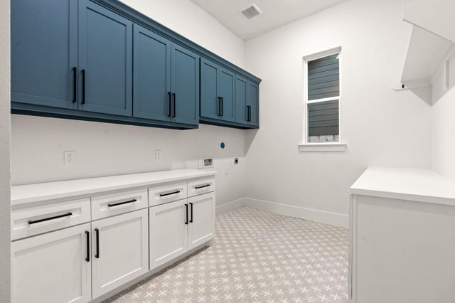 202 Victoria Court, Montgomery, TX 77356