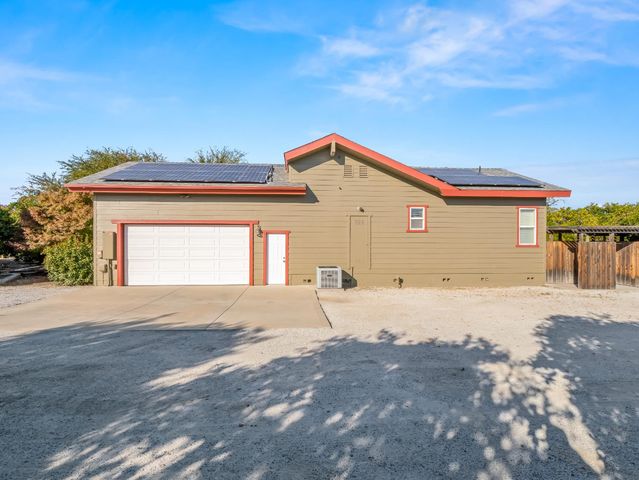16787 Paula Road, Madera, CA 93636