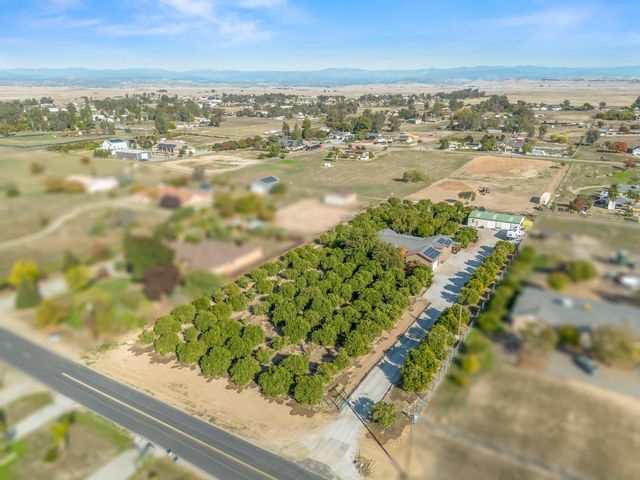 16787 Paula Road, Madera, CA 93636
