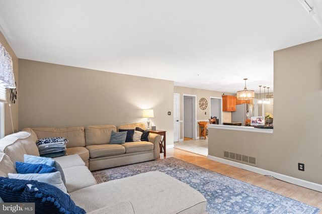 10 SHADY HOLLOW, Reading, PA 19607