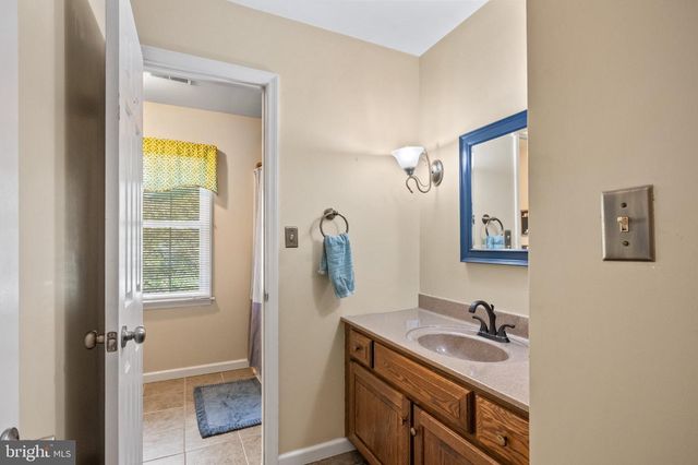 10 SHADY HOLLOW, Reading, PA 19607