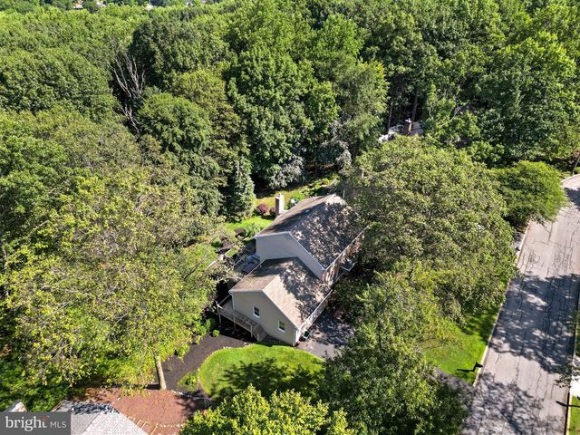 10 SHADY HOLLOW, Reading, PA 19607
