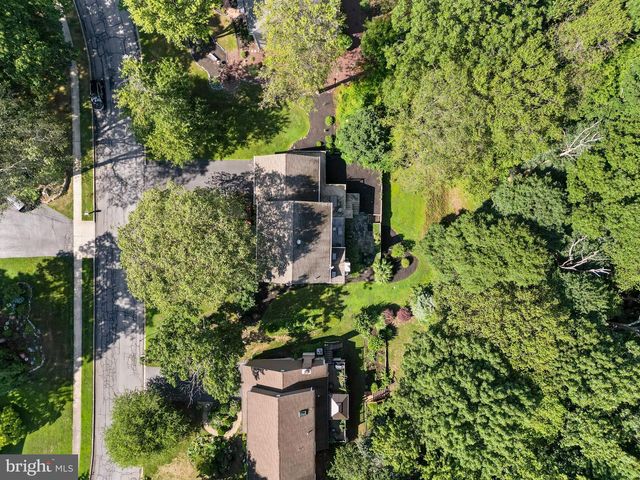 10 SHADY HOLLOW, Reading, PA 19607
