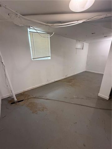 1220 S Ash Avenue, Independence, MO 64052
