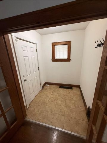 1220 S Ash Avenue, Independence, MO 64052