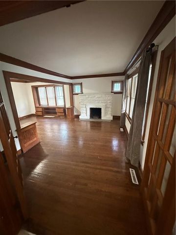 1220 S Ash Avenue, Independence, MO 64052