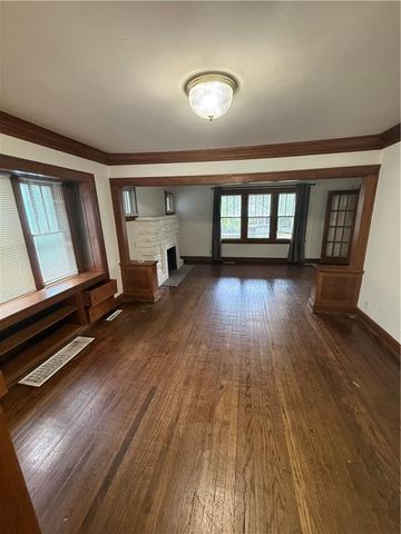 1220 S Ash Avenue, Independence, MO 64052