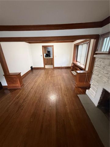 1220 S Ash Avenue, Independence, MO 64052