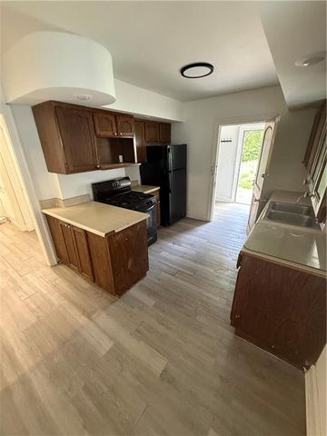 1220 S Ash Avenue, Independence, MO 64052