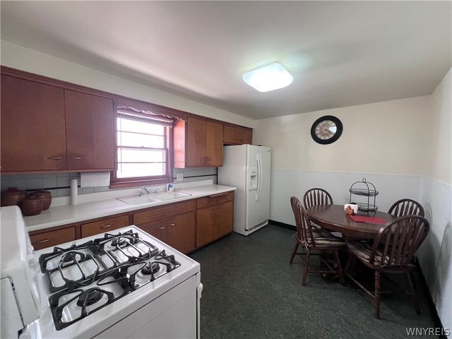 480 West Hazeltine Avenue, Tonawanda, NY 14217