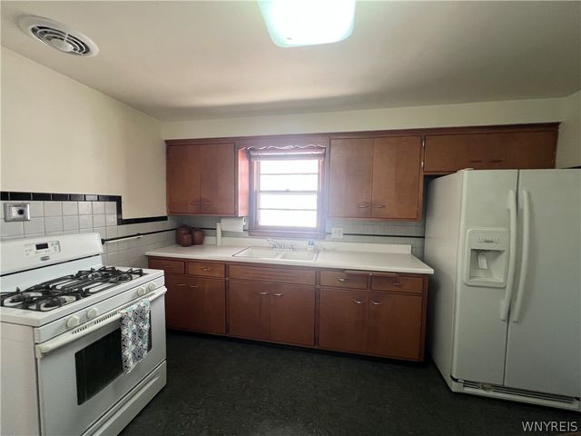 480 West Hazeltine Avenue, Tonawanda, NY 14217