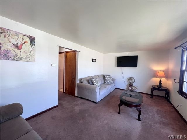 480 West Hazeltine Avenue, Tonawanda, NY 14217