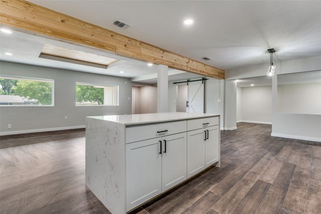 6809 Park Place Drive, Richland Hills, TX 76118