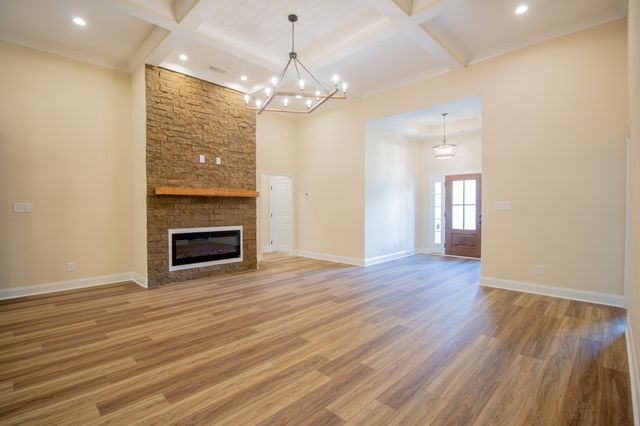 3 Rawlings Rd, Woodlawn, TN 37191