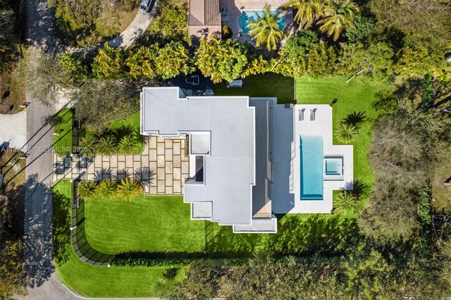 9525 SW 95th Court, Miami, FL 33176