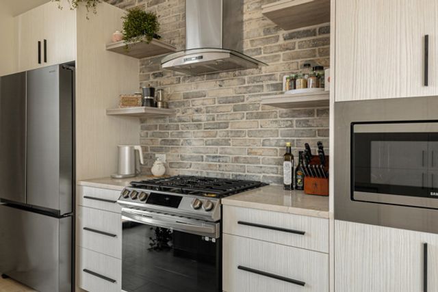 2135 W Cermak Road 3S, Chicago, IL 60608