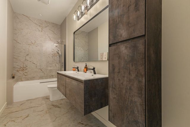 2135 W Cermak Road 3S, Chicago, IL 60608