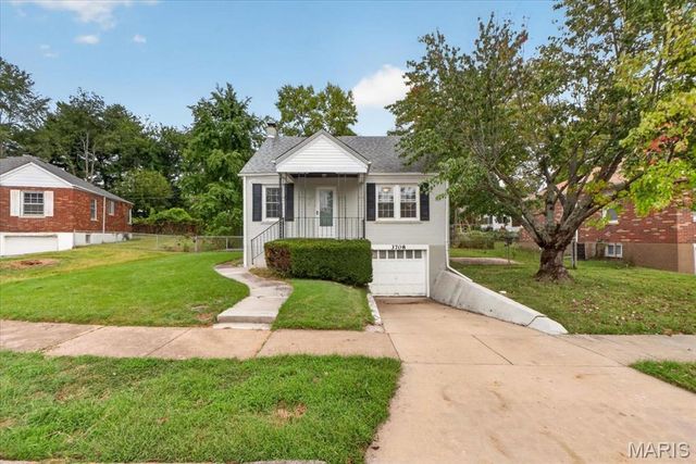 3708 Killarney Court, St Louis, MO 63114