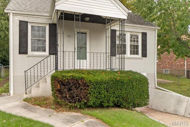 3708 Killarney Court, St Louis, MO 63114