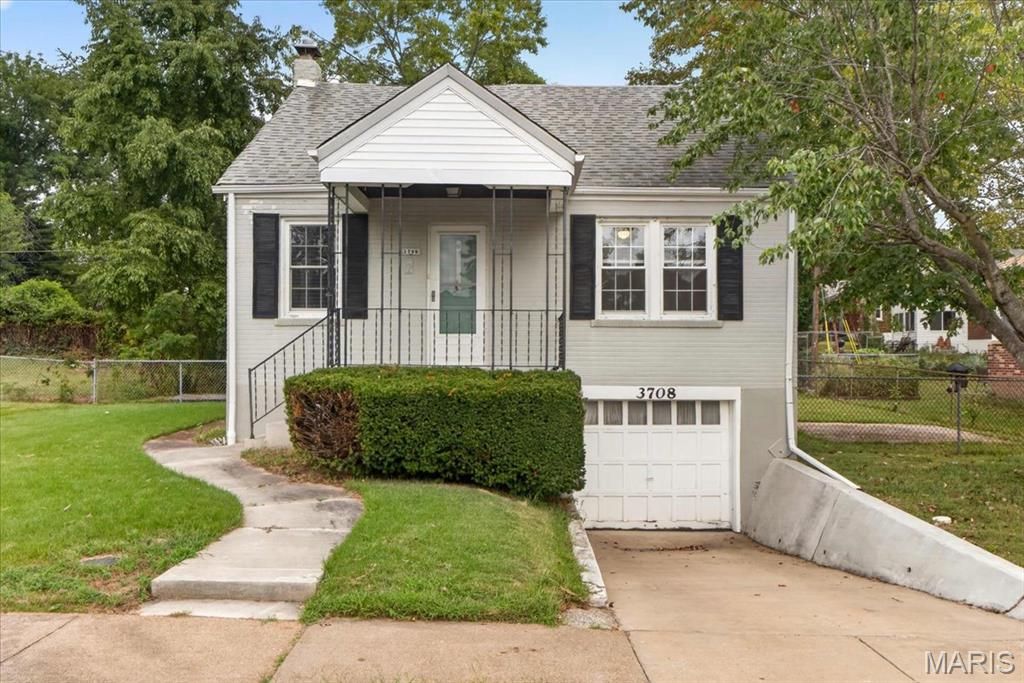 3708 Killarney Court, St Louis, MO 63114