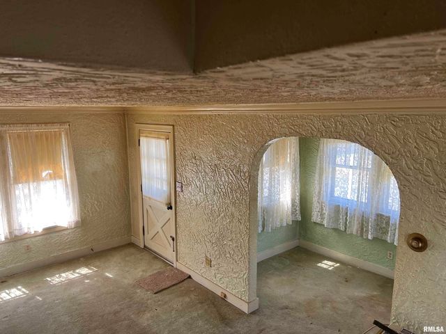 721 W LOUCKS Avenue, Peoria, IL 61604