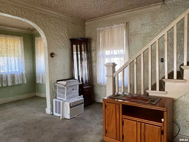 721 W LOUCKS Avenue, Peoria, IL 61604