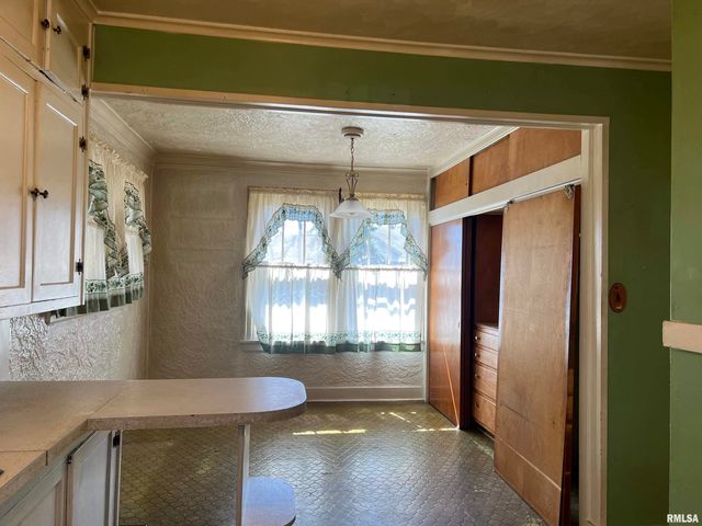 721 W LOUCKS Avenue, Peoria, IL 61604